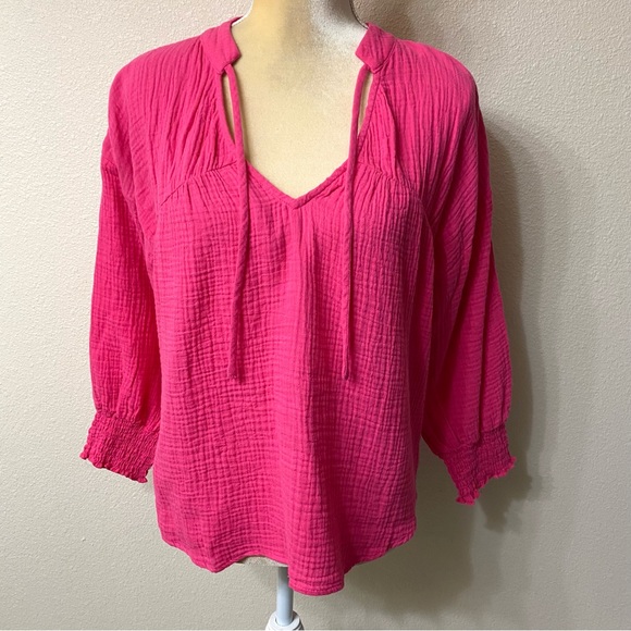Evereve Eleanor Smocked Gauze Top Size Small - Picture 4 of 12